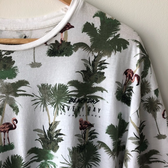 Jack & Jones flamingo/palm tree Crew Neck T shirt - Picture 3 of 4
